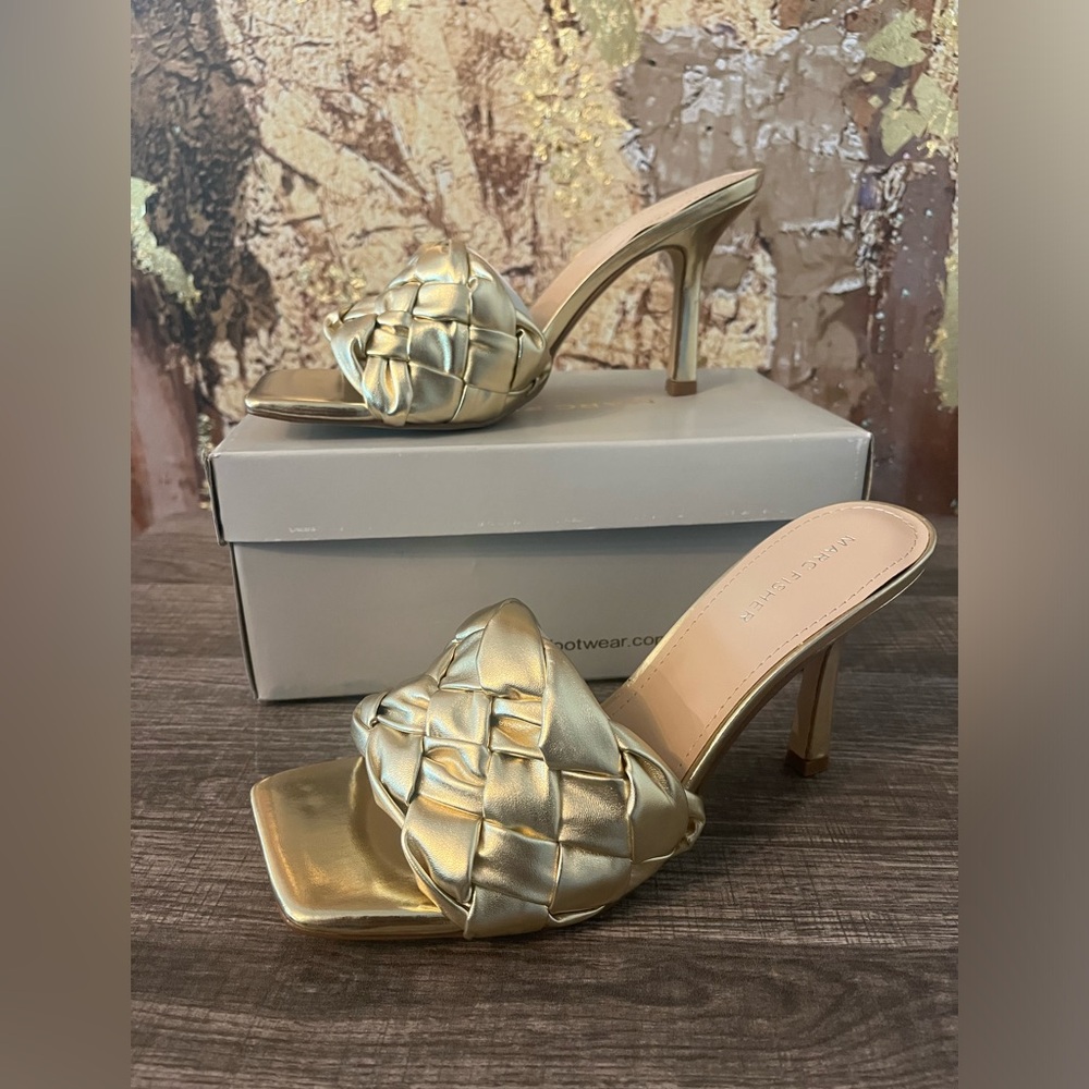 Marc Fisher Brizo Sandals Womens Gold Metallic Heeled Square Toe Slip On size 9